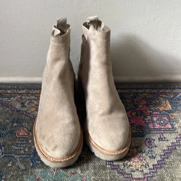 Dolce Vita Reille suede Chelsea ankle bootie - Picture 2 of 6